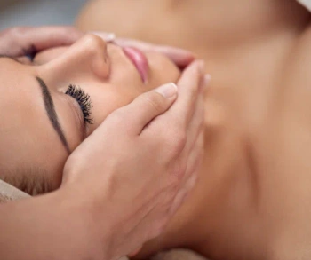 Masaż twarzy, szyi i dekoltu dla dwojga